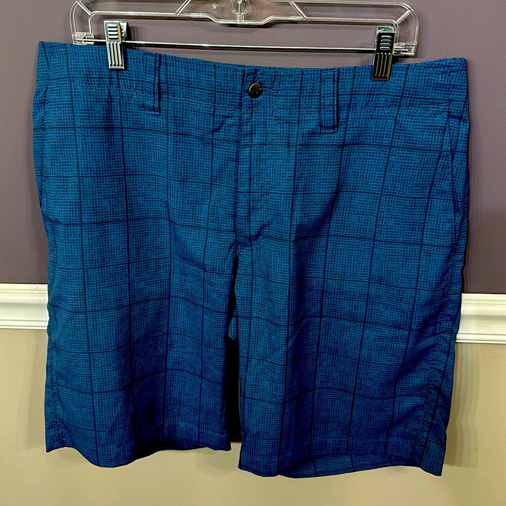 Callaway Golf Shorts Size 34